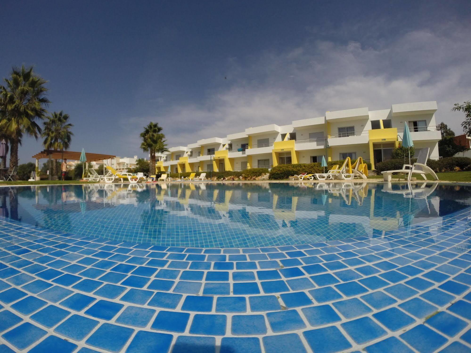 Apartamentos Santa Teresinha 阿尔沃尔 外观 照片